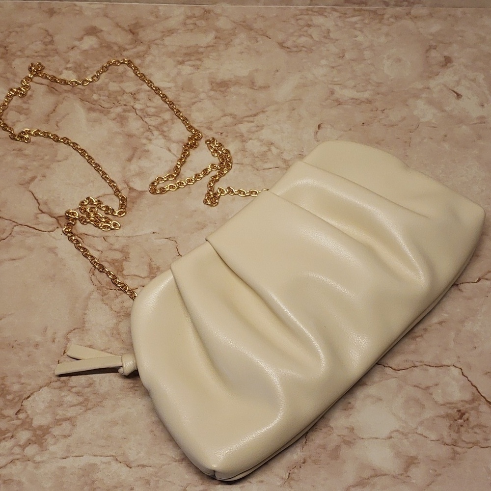 Charming Taylor off white vegan chain crossbody convertible clutch bag